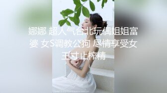 家庭摄像头破解真实偸拍，一家三口午休，老公兽性大发，把妻子拉过来扒掉内裤就搞