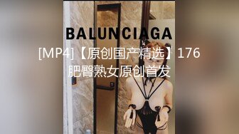 naked breast无遮 性爱透明人间❗️尾随入屋房内性爱，睡梦中莫名其妙就被操了一番 插入后狂抽猛送连续高潮中出