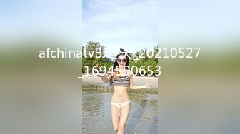 老少恋，极品天然美乳眼镜反差女孩Lily Slutty足交和年龄相差20岁大叔的婚后激情性爱合集【144v】. (122)