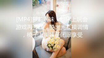 两个漂亮妹子这样跪趴面前不停的揉捏扒拉鸡巴冲动挡不住肯定要硬啊